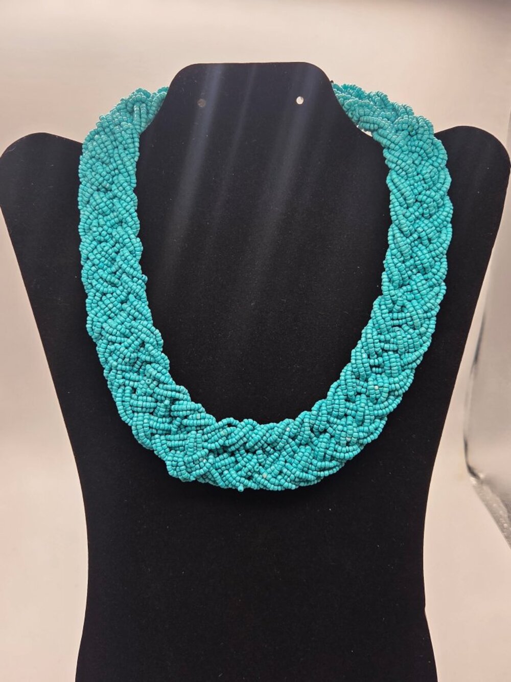 STATEMENT PIECE Teal braided seed bead necklace